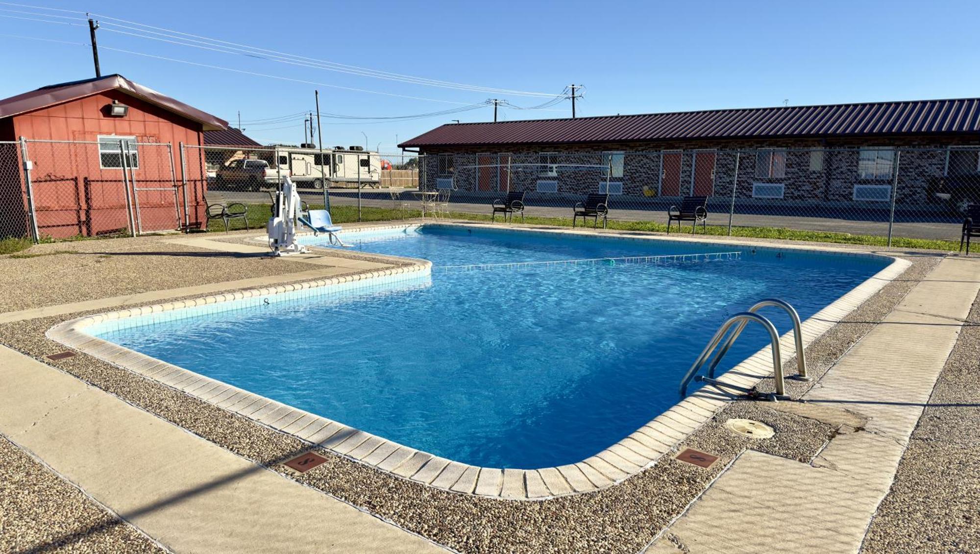 Regency Inn Hondo Kültér fotó