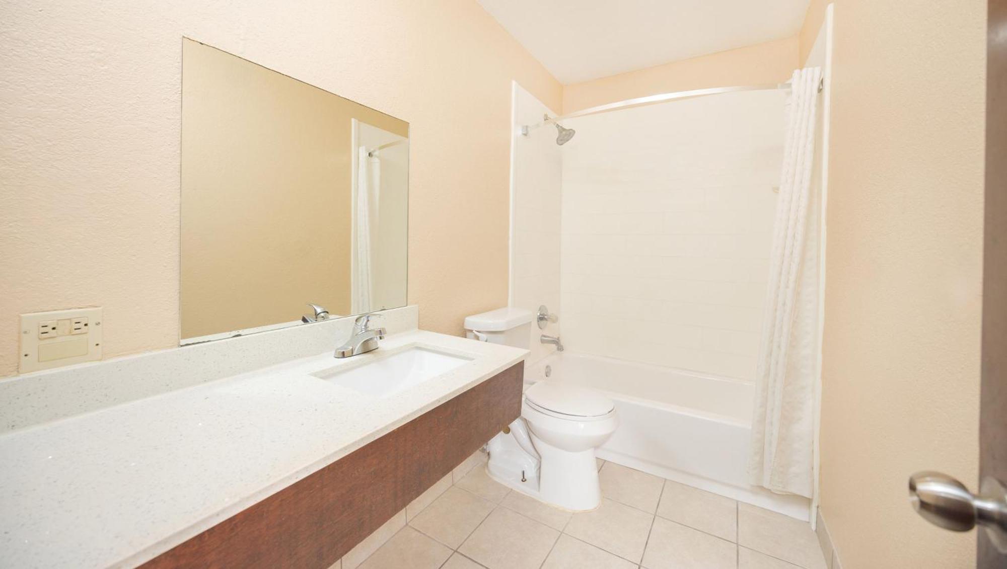 Regency Inn Hondo Kültér fotó