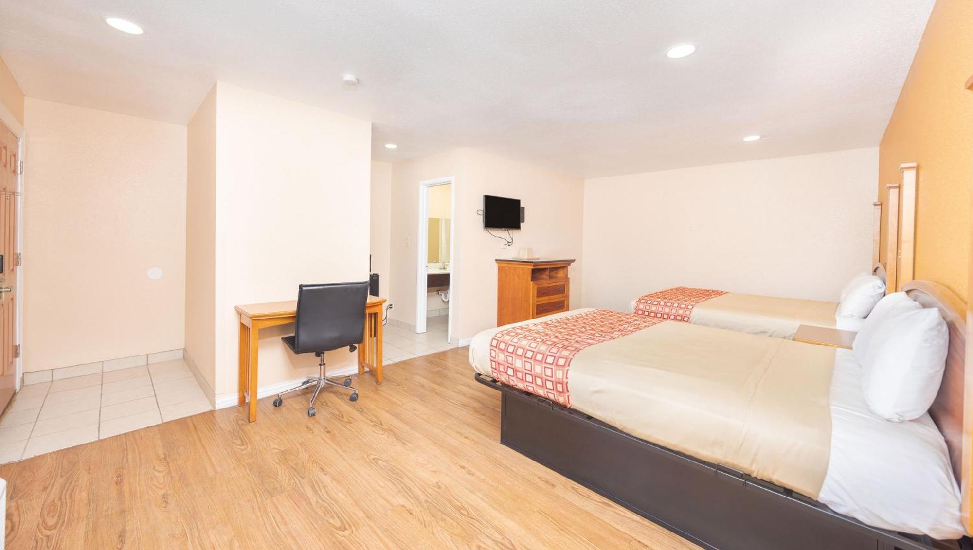 Regency Inn Hondo Kültér fotó
