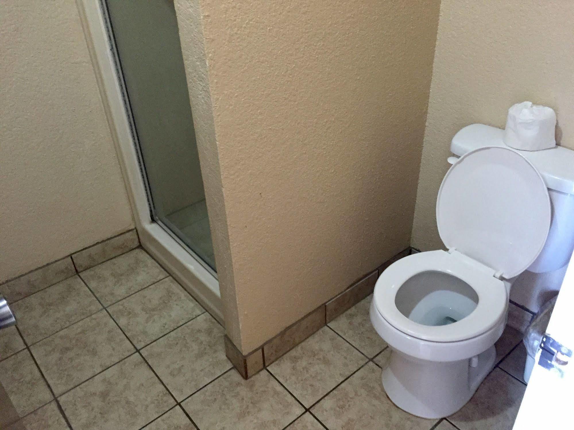 Regency Inn Hondo Kültér fotó